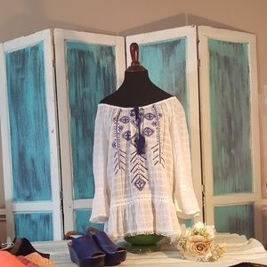 EUC Embroidered Top